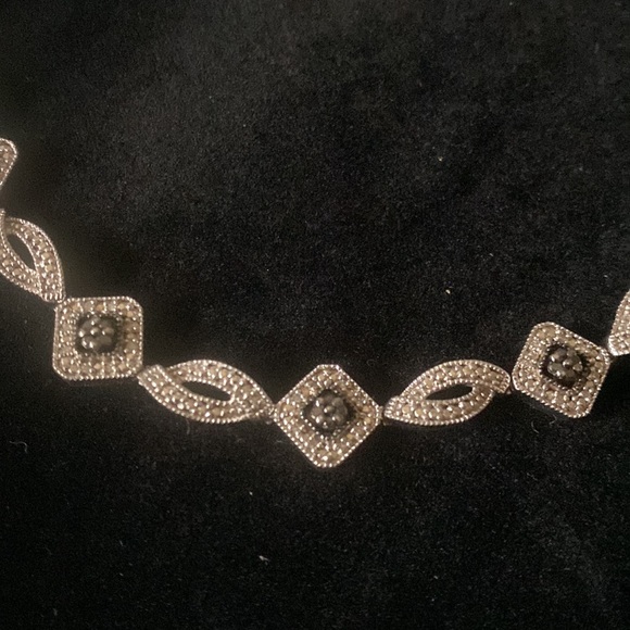 EUC Beautiful 8” 925 Silver Bracelet with black and White Diamonds - Picture 3 of 9